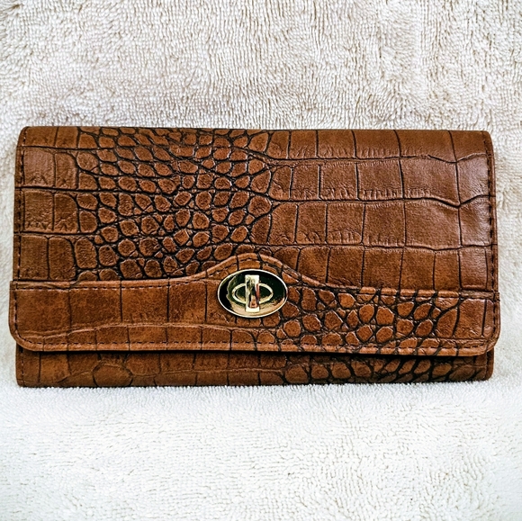 Kenneth Cole Reaction Crocodile File Master Clutch Wallet - Picture 4 of 10